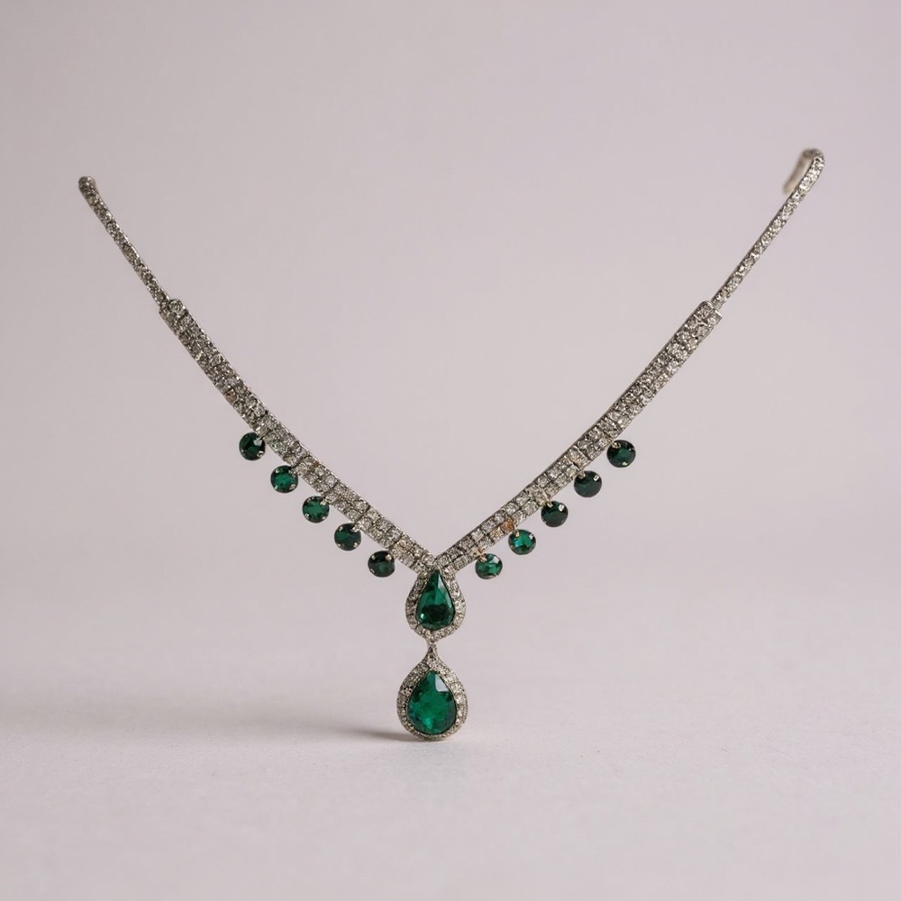 Elegant Silver and Green Necklace